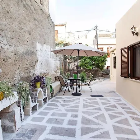 Kalliston House With A Yard Chania (Crete)