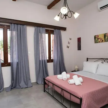 Kalliston House With A Yard Vakantiehuis Chania (Crete)