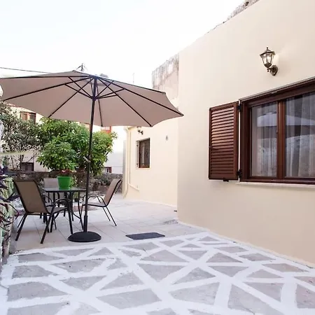 Kalliston House With A Yard Chania (Crete)