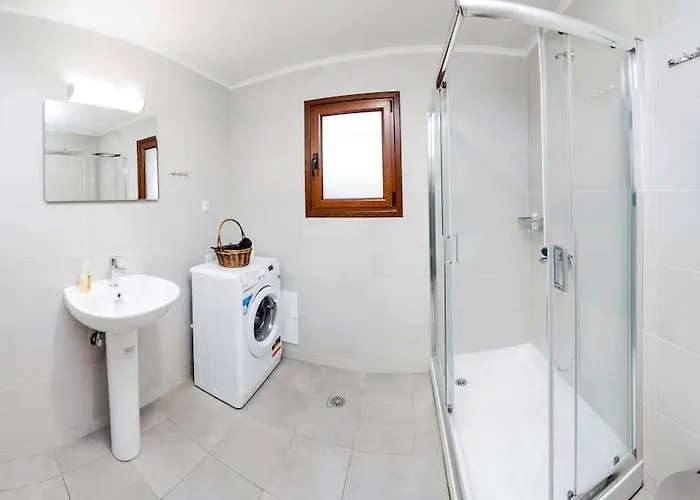 Kalliston House With A Yard *