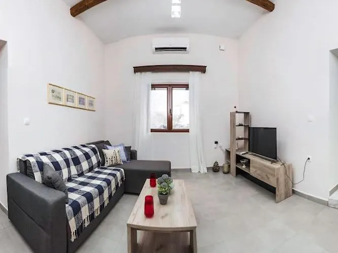 Сasa de vacaciones Kalliston House With A Yard La Canea